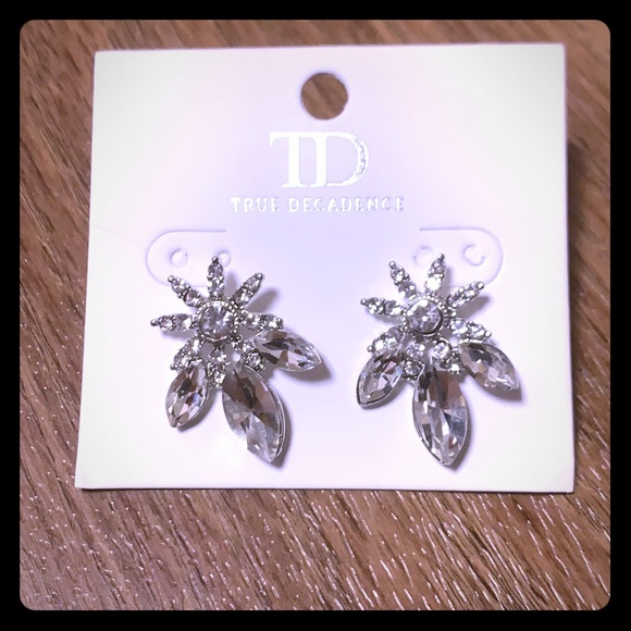 True decadence crystal earrings - Picture 1 of 4